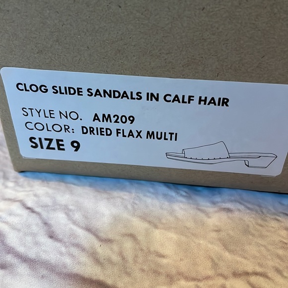 Madewell Evelyn Slide Clog Sandal in Spotted Calf Hair, size 9 - Picture 6 of 7